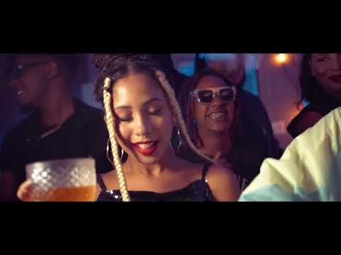 Amanda Lua - Menina Sapeca ♫ (videloclipe)