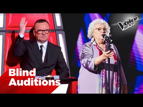 Carla sings "Un anno d'amore" by Mina | The Voice Senior Blind Auditions
