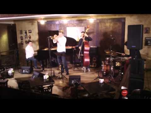 Ivan Farmakovsky Trio featuring Vitaly Golovnev - Up Jumped Spring