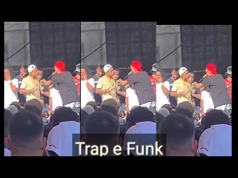 Mc pH Manda papo reto para mc Poze no palco (Confere aí ) Trap e Funk...