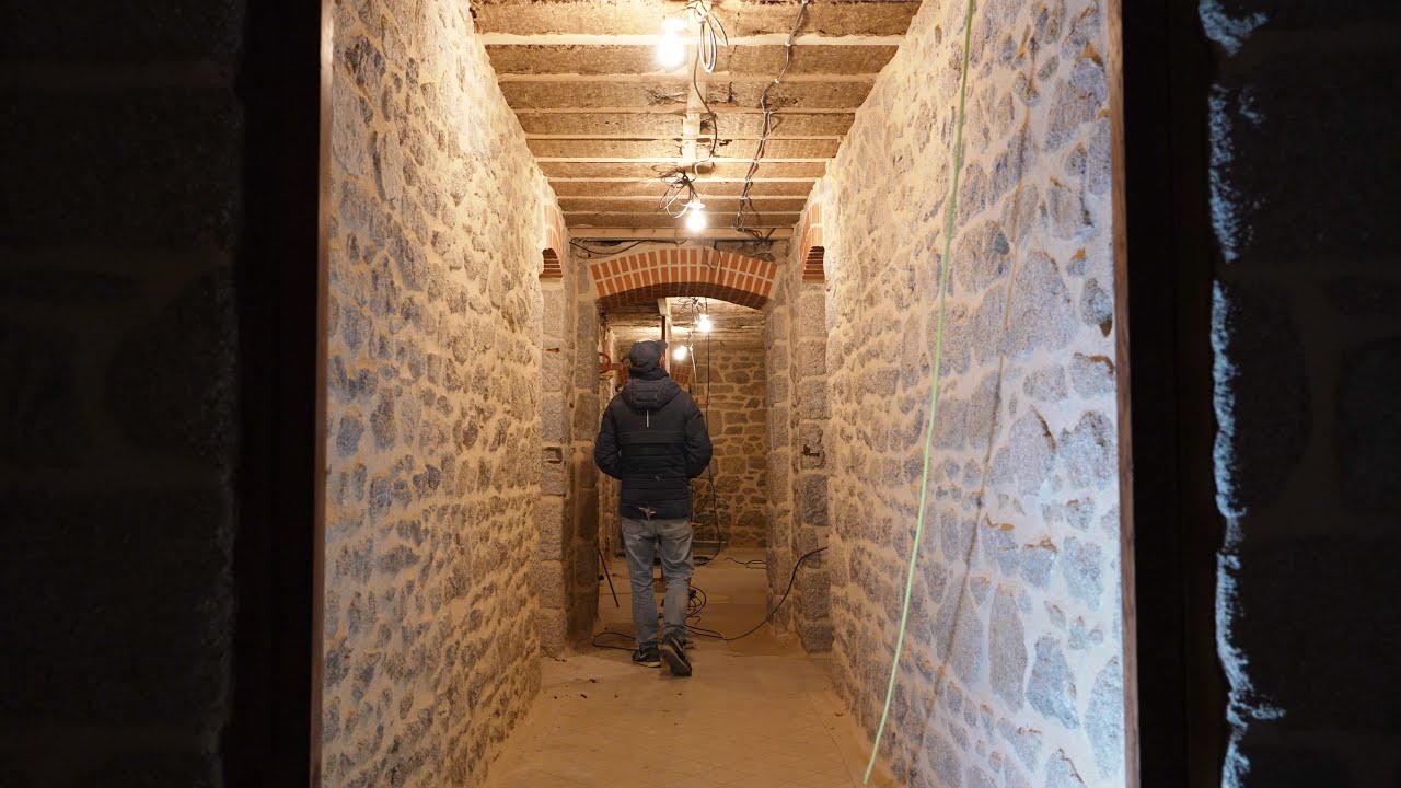 The chateau has lights, and it changes everything.