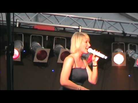Trisha - Vlaamse zangeres - optreden Serpenthoekkermis 2013 - Woumen