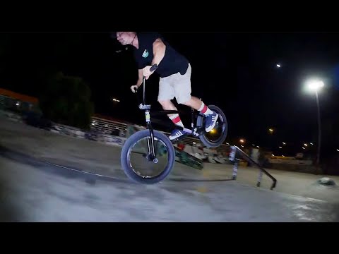 Miki Fleck and Mati Lasgoity Plaza Session