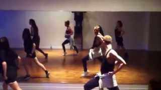 Pull my hair back  - Jessy Lanza by Samuel Fournier