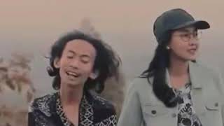 Download lagu Smvll cover payung teduh untuk perempuan yang sedang dalam pelukan mp3