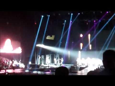 [2NE1 New Evolution Tour 2012] I Love You & Band Solo