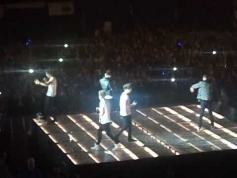 One Direction rapping One Way Or Another