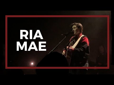 Hold Me (LIVE) - Ria Mae (ft Frank Kadillac)