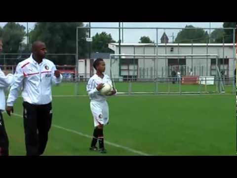 Feyenoord D1  RKAVV D1 25 08 2012 0001