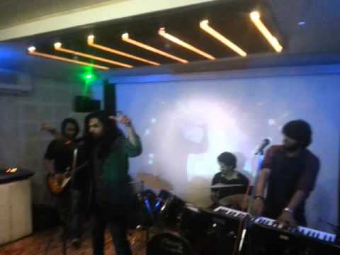 Vinit R Rai Aaghorii LIVE @ TLR