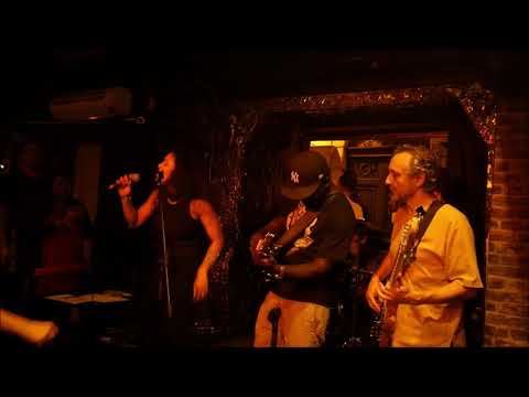 AMAZONASS Carré Jam