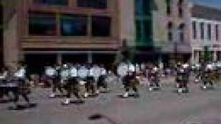 preview picture of video 'Kilties in Racine, July 4 parade, 2006'