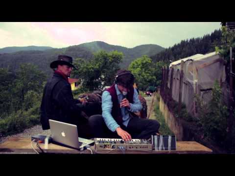 Cosmo Sheldrake - Solar (Live On The Trap)