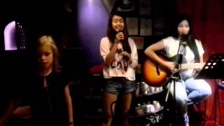 Raycien &quot;singing&quot; Chandelier