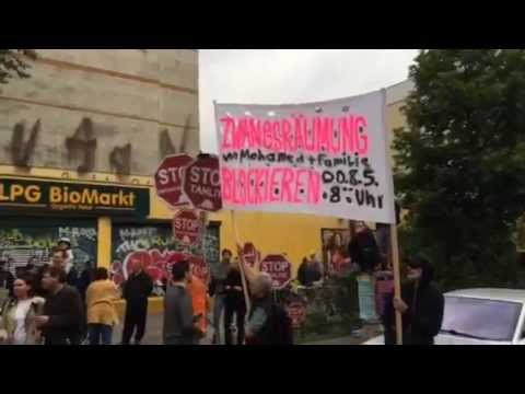1. Mai 2014 in Berlin - 18-Uhr-Demo zieht durch Kreuzberg