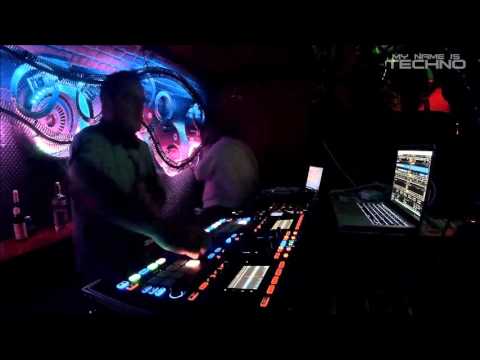 Ian Void (Geushky/UK), MY NAME IS TECHNO, 2.10.2015, Cross Club, Prague