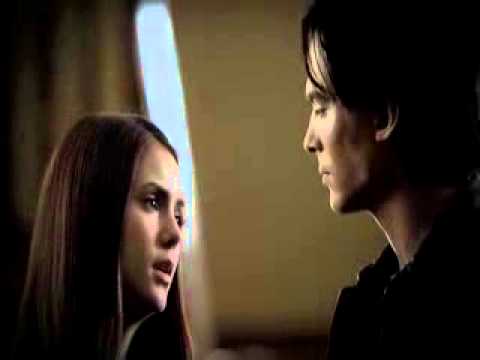 Primo bacio Elena e Damon