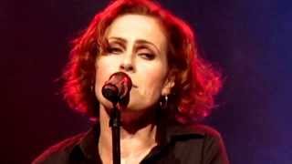 Alison Moyet Live in New York 2013 Ordinary Girl (Re-worked)