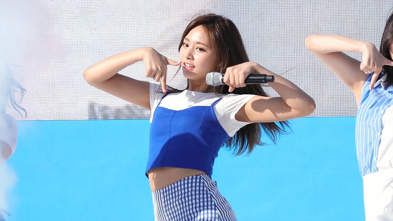 170514 트와이스 (TWICE) 'TT' 쯔위 4K 직캠 @포카리스웨트 블루런 4K Fancam by -wA-