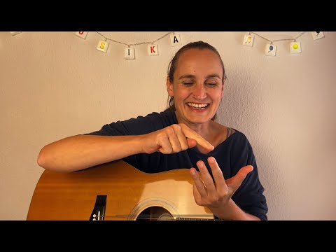 Es war eine Mutter, die hatte vier Kinder • Singen, Tanzen und Musik || MiniMusikanten