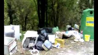 preview picture of video 'barga, discarica a cielo aperto al bivio di renaio'