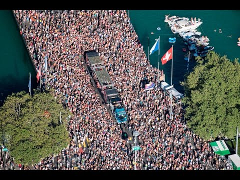 Street Parade 2016 von oben - Streetparade 2016 - Luftaufnahmen - Zurich