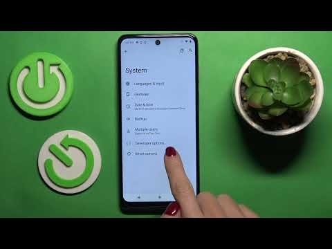 How to Enable Automatic System Updates on Motorola Moto E32S?