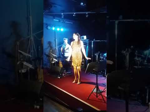 Eija Kantola - Sata suudelmaa