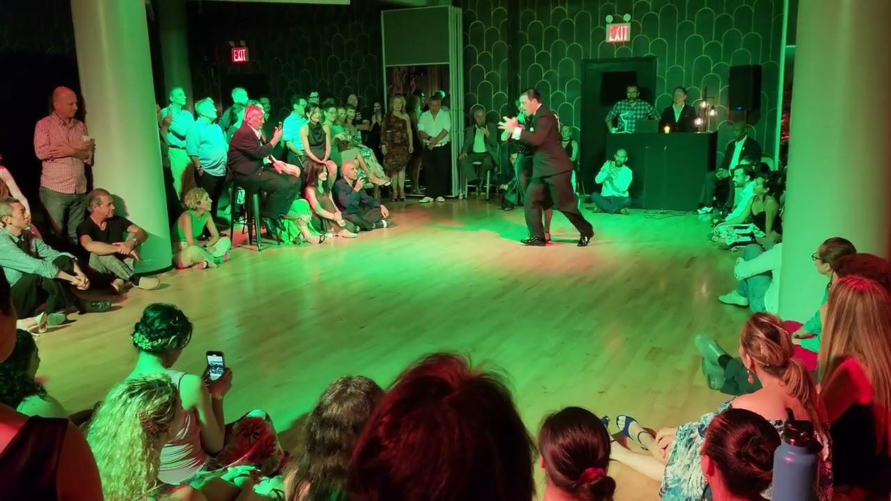 Argentine tango -Milonga Candombera: Florencia Borgnia  & Marcos Pereira  - La mulateada