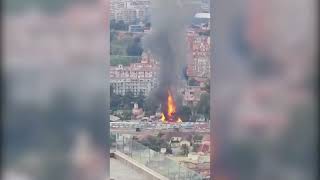 incendio-al-mercatino-rionale-di-fuorigrotta-enorme-colonna-di-fumo