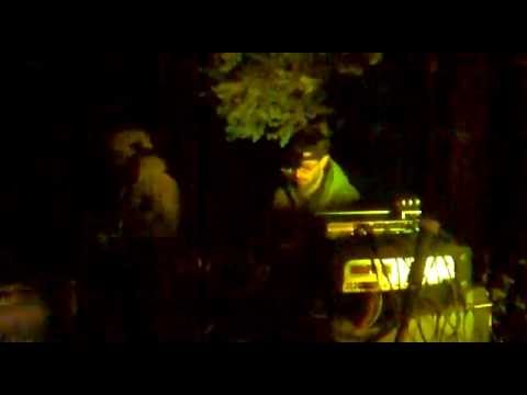 Weeding Dub Ft Mc Oliva NIERIKA 19-NOV-11 RRRV