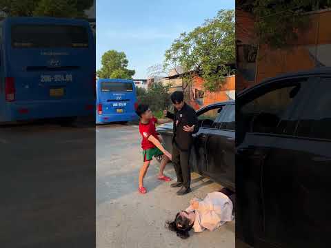 Ronaldo đã cứu em gái khỏi gầm ô tô #messi  #kindness #ronaldo