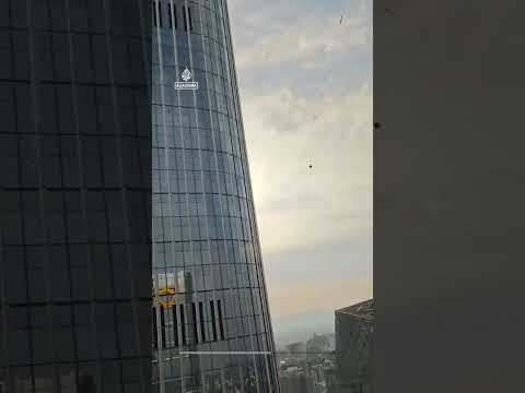 Plane crashes into Beijing’s tallest building