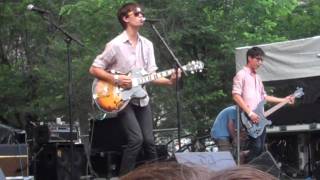 The Morning Benders - &quot;Mason Jar&quot; (Live) Lollapalooza 2010