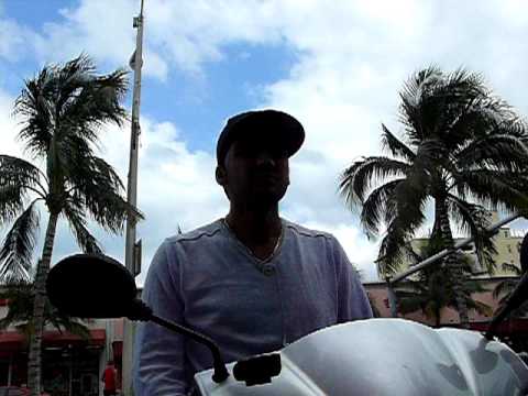 Miami Beach - Cooler Türke lästert auf Deutsch über Frauen ab