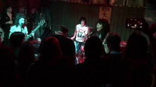 The Coathangers-I Don't Think So LIVE