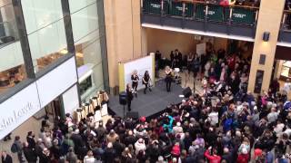 Escala live and let die