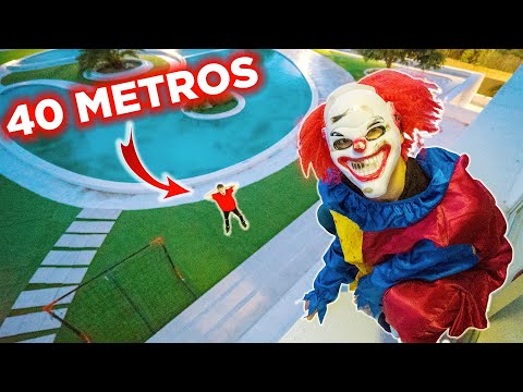 EL PAYASO HACE PARKOUR EN LA MANSIÓN !! PARKOUR EN LA VIDA REAL !! *se cae de 40 metros* Exi