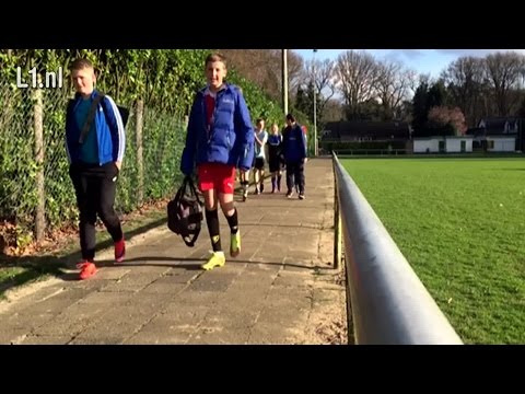 Video: Syrische voetballers in Arcen - 7 apr 2016