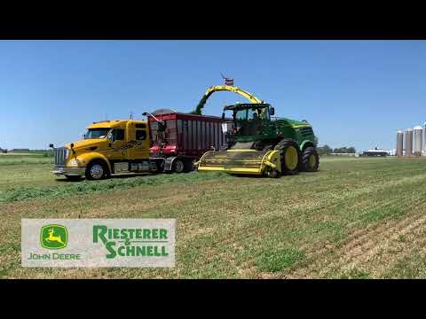 John Deere 8800i and 9900i | Riesterer & Schnell