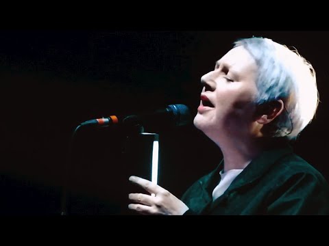 Massive Attack with Elizabeth Fraser - Teardrop live Multicam 4K