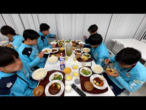 36 Young Soccer SUPERSTARS live together aiming for Japan's Top Spot!