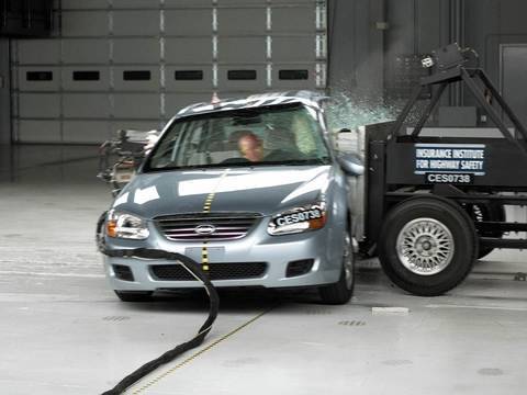 2008 Kia Spectra side IIHS crash test