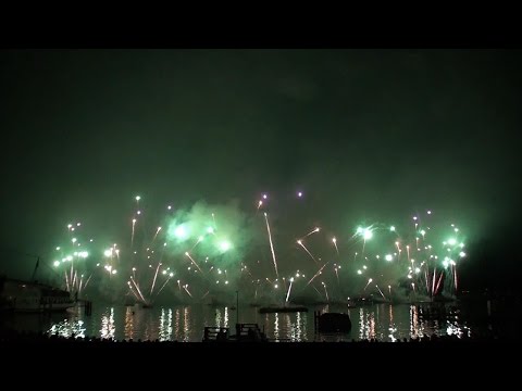 Genève - Grand feu pyromélodique des Fêtes de Genève 2014 (2/3)