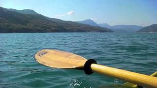 preview picture of video 'Kayak de mer sur le lac de  Serre Ponçon - Nautiraid Grand Raid Expé'