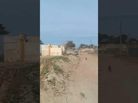 ATAFONA SÃO JOÃO DA BARRA RJ MAIO, AVANÇO DO MAR LADO NORTE DA CASINHA BRANCA DE JANELAS AZUL