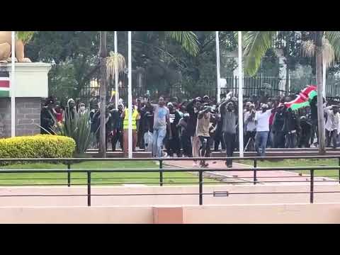 NO FEAR OF LIVE BULLETS: WATCH what happened when the brave Gen Z successfully broke into Parliament