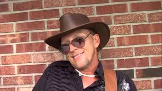 Outtake close-up of Don's Singing Beauty song for music video.