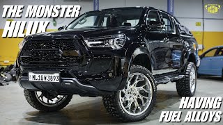 Download lagu 🔥THE ROAD LEGAL MONSTER - TOYOTA HILUX FULLY LOADED!!🔥 mp3