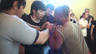 preview picture of video 'Vlad Mkrtchyan armwrestling'